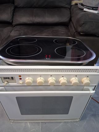 Conjunto Horno y Vitrocerámica Teka medida especia