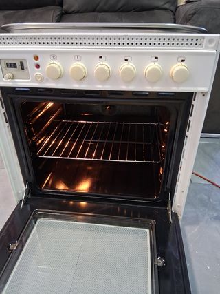 Conjunto Horno y Vitrocerámica Teka medida especia