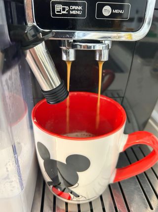 Cafetera Super Automática DeLonghi