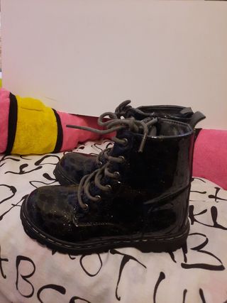 Botines negros talla 32