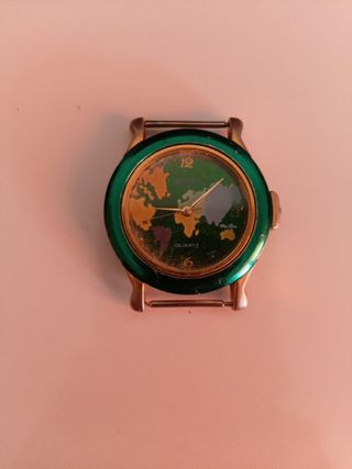 Reloj de pulsera con mapa mundial sin correa
