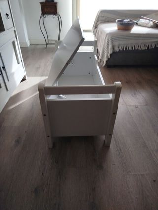 Arcón blanco en buen estado