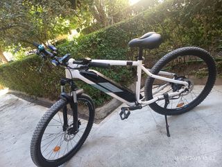 Bicicleta Blanca con Accesorios nuevos