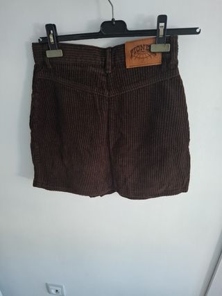 Falda marrón de pana
