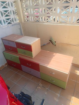 Cama cajonera y mesita de noche a juego