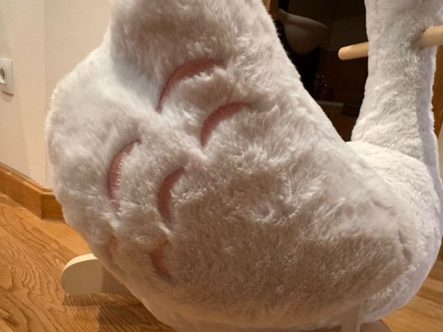 Cisne balancín peluche corona