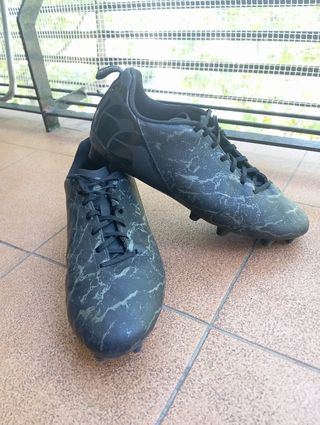 Botines negros rugby / futbol 