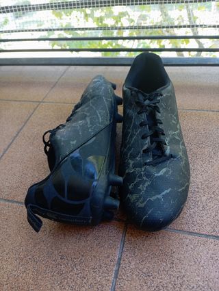 Botines negros rugby / futbol 