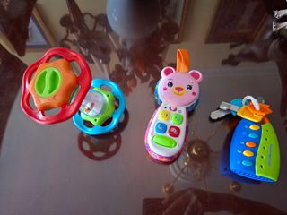 Lote Juguetes Bebé: Teléfono, Llaves y Sonajeros