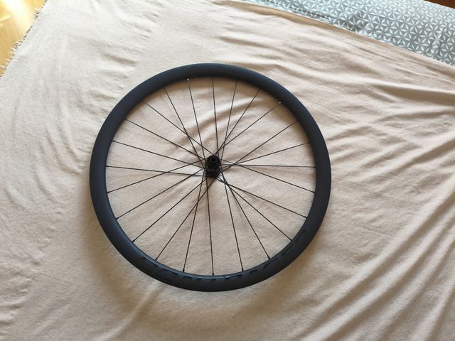 Rueda Delantera Bontrager Aeolus Pro-37