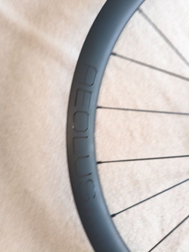 Rueda Delantera Bontrager Aeolus Pro-37