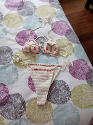 Bikini Crochet Blanco y Rosa Talla Única