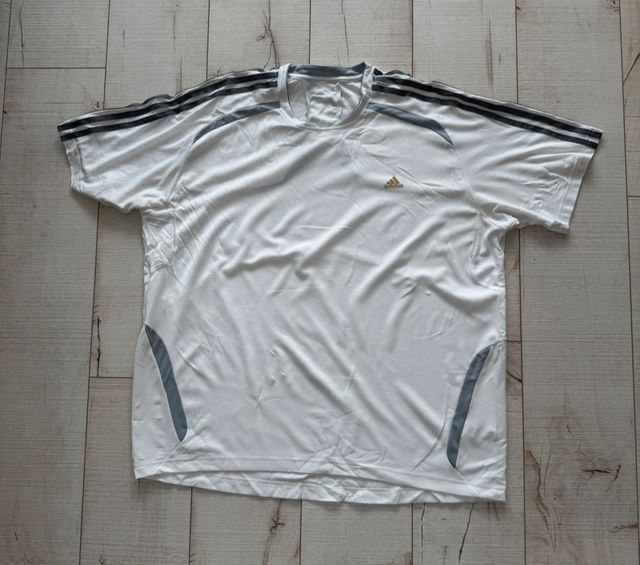 Camiseta técnic Adidas blanca y plateada Climacool