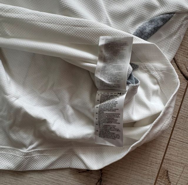 Camiseta técnic Adidas blanca y plateada Climacool