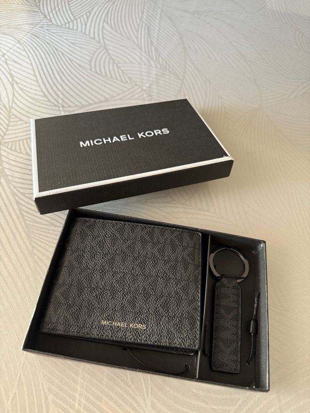 Cartera y Llavero Michael Kors Negro