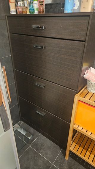 scarpiera in legno e metallo