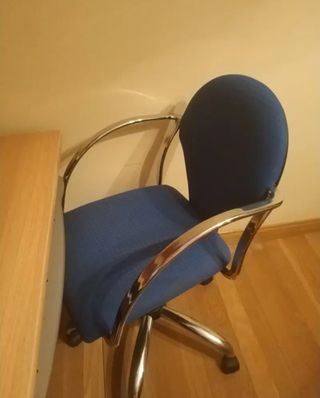 Silla de oficina/escritorio azul y plateada