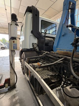 Camión DAF 75 CF 300a