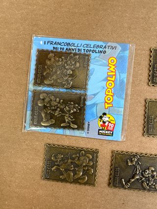 Francobolli Topolino metallo 90 anni