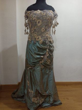 Vestido de ceremonia dorado y verde