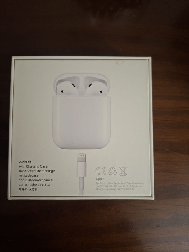 Airpod derecho + Estuche de carga Apple