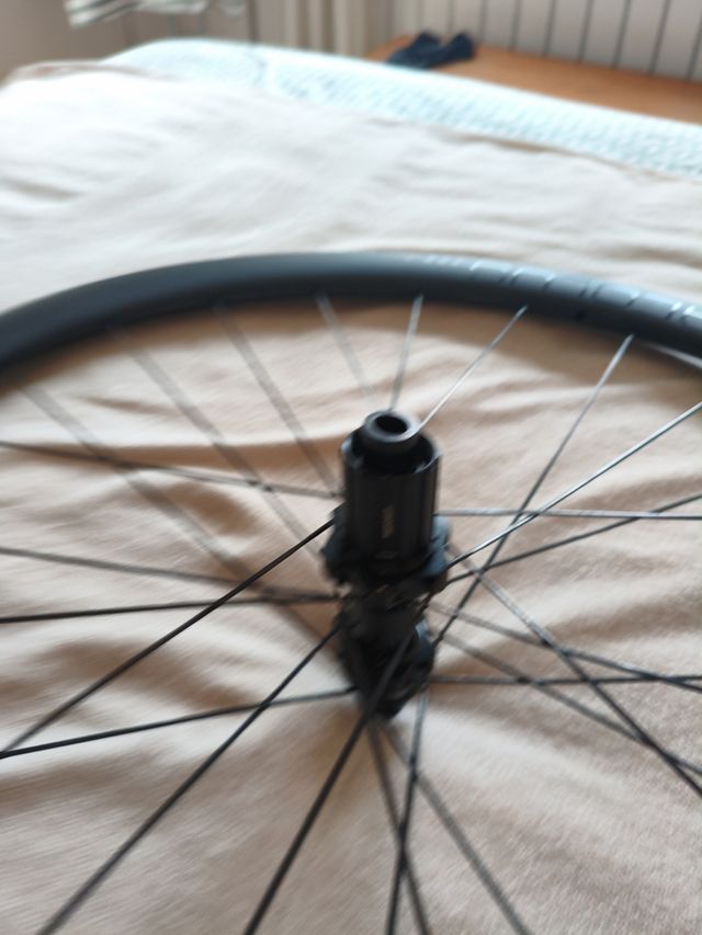 Rueda Trasera Bontrager Aeolus Pro 37