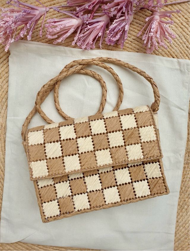 Bolso de esparto a cuadros