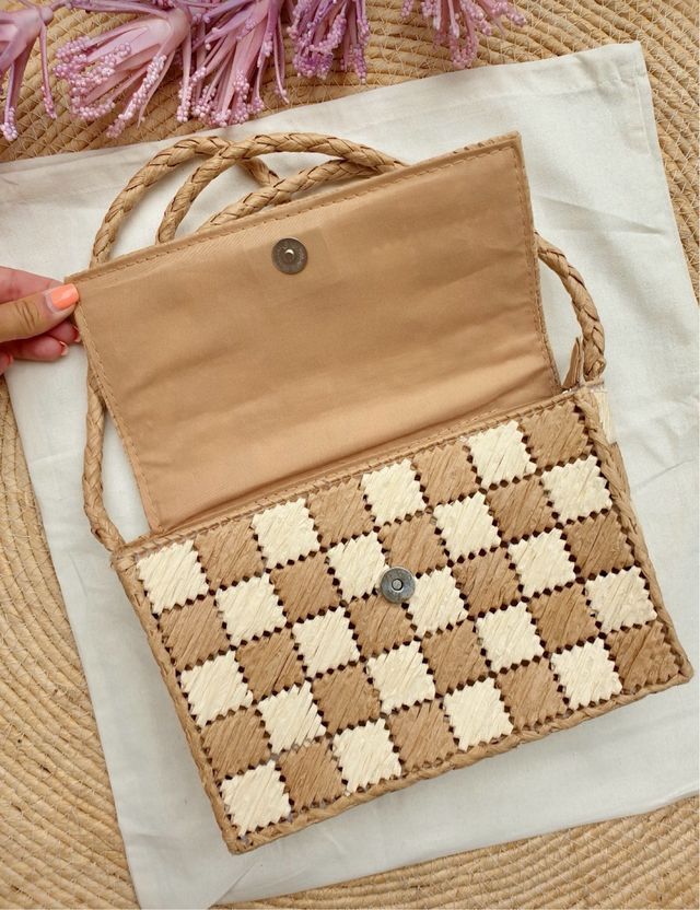 Bolso de esparto a cuadros