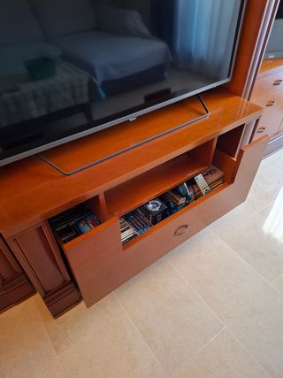Mueble de salón de cerezo.