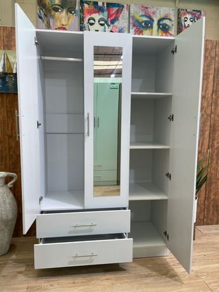 Armario 3 puertas con cajones y espejo