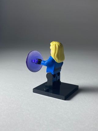 Invisible Woman - Figurine Type Lego Marvel 6