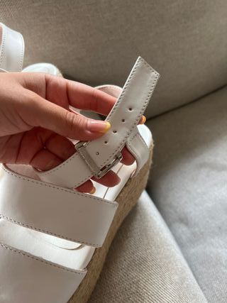 Sandalias de plataforma blancas