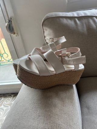 Sandalias de plataforma blancas