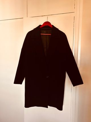 Abrigo tres cuartos Benetton negro