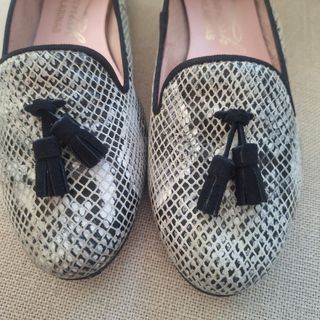 Bailarinas de piel con detalle de flecos