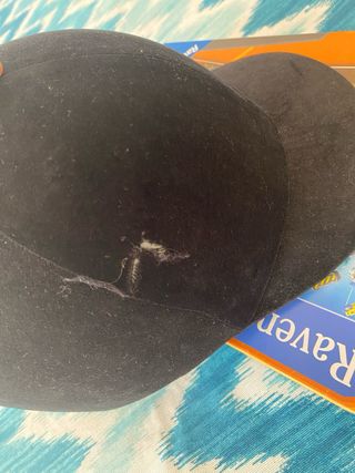 Casco de montar a caballo negro. Terciopelo.