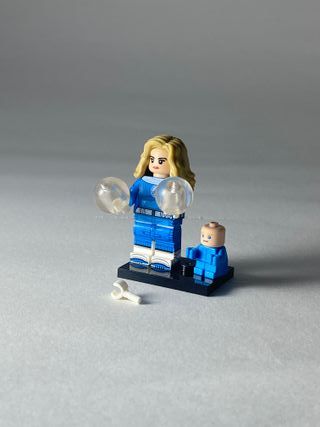 Invisible Woman - Figurine Type Lego Marvel 4