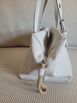 Bolso de hombro blanco