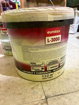 Pintura para pared roja