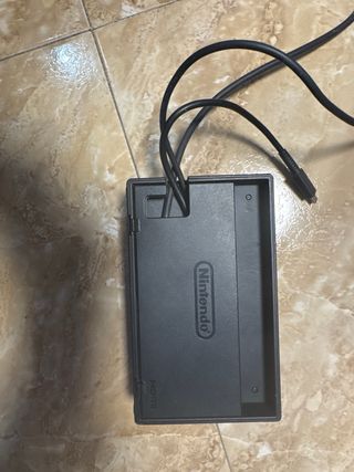 Nintendo Switch Azul/Rojo con funda y base