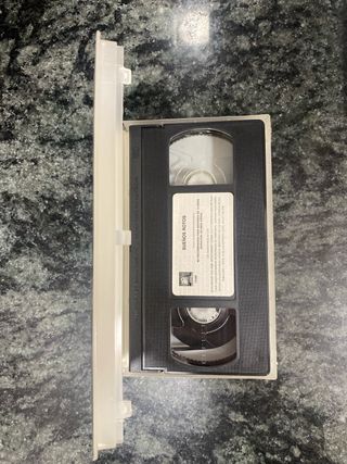 VHS Armas de Mujer y Sueños Rotos