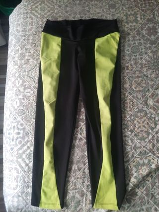 Mallas deportivas negras y verdes