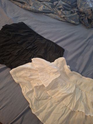 Pack 2 Faldas Bershka Negras y Blancas