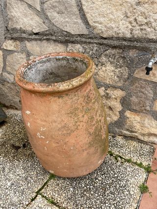 Vasija antigua de terracota + pequeña de regalo