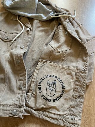 Cazadora vaquera beige Pull&Bear Talla M