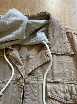 Cazadora vaquera beige Pull&Bear Talla M