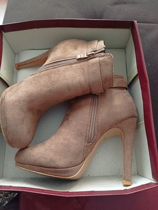 Botines beige tacon alto talla 37