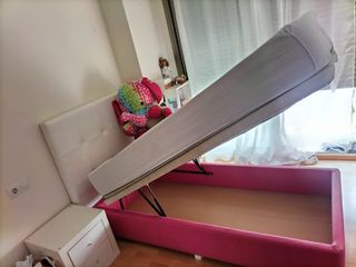 Canapé abatible tapizado con cabezal