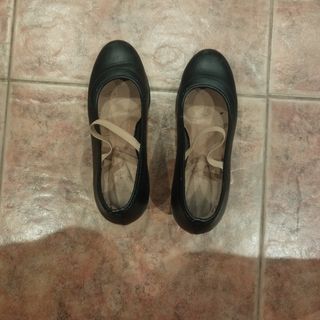 Zapatos de flamenco negros