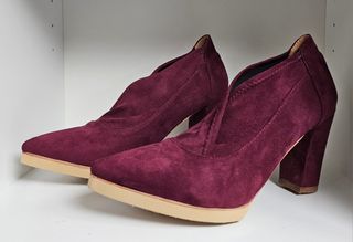 Zapatos de tacón burdeos